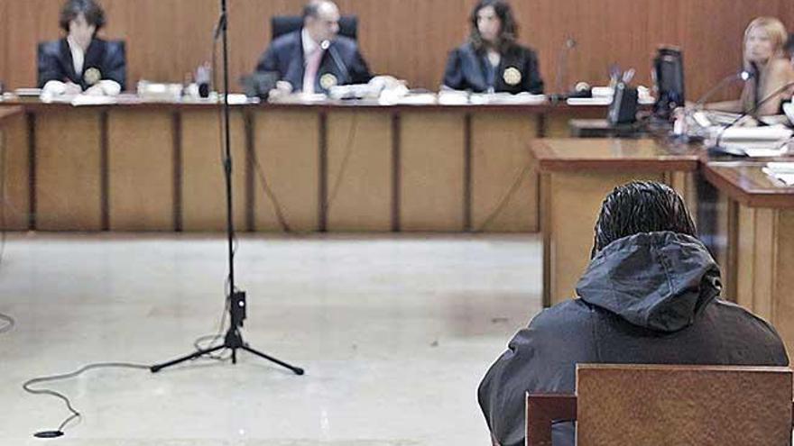 El trabajador condenado, durante el juicio celebrado en octubre de 2016.