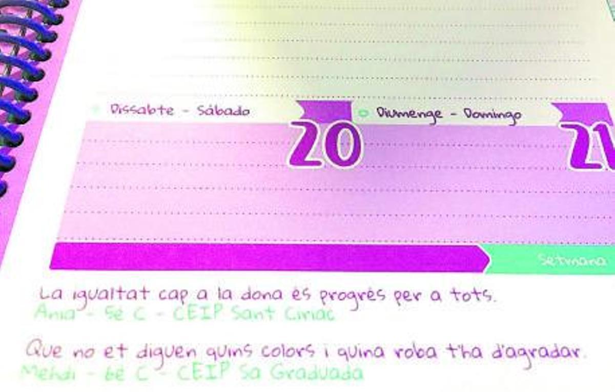 Detall de les portades de les agendes i del mes de Greta Thunberg. | JUAN A. RIERA