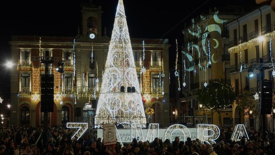 Luces de Navidad en la Plaza Mayor de Zamora. / J. L. Fernández