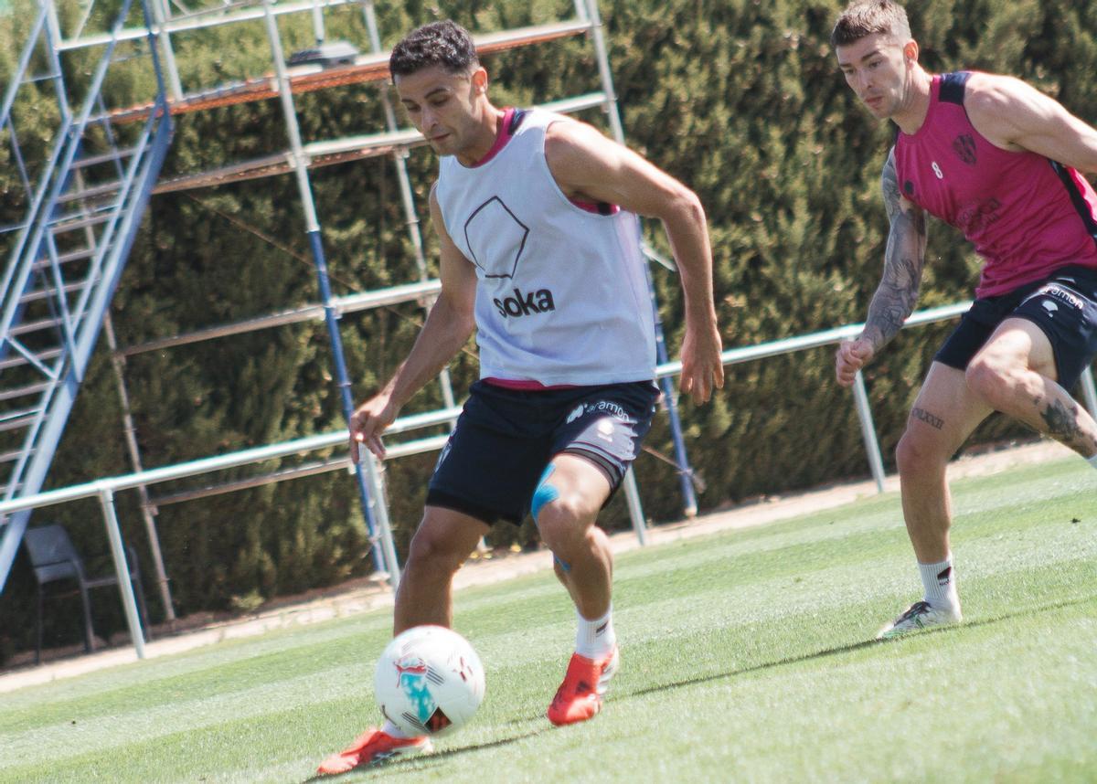 Jesús Álvarez y Jordi Martín ,durante un entrenamiento en la Base Aragonesa.