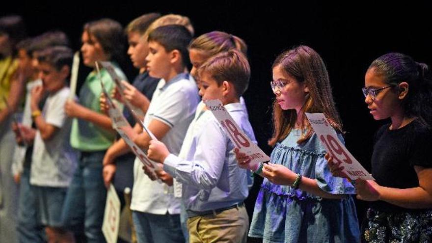 Més de 100 estudiants participen en en la final del 8é certamen &quot;De Viva Veu&quot;