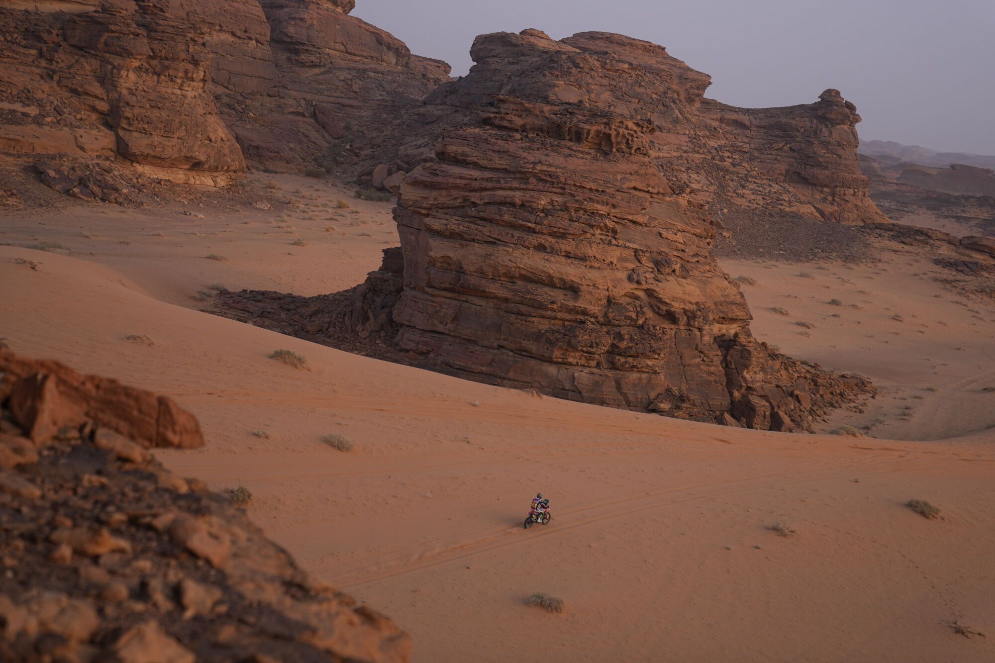 Rider Skyler Howes competes during the third stage of the Dakar Rally with a start and finish in Alula, Saudi Arabia, Tuesday, Jan. 6, 2026. (AP Photo/Thibault Camus)