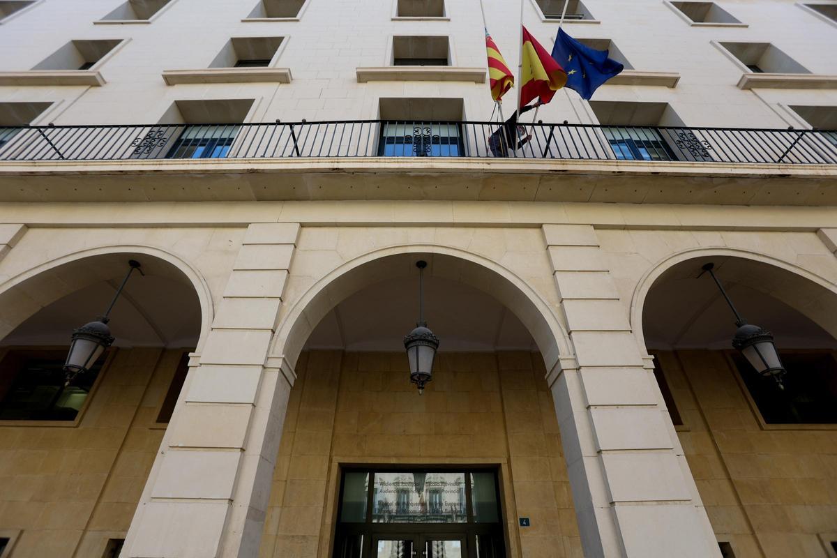 Fachada de la Audiencia Provincial de Alicante.