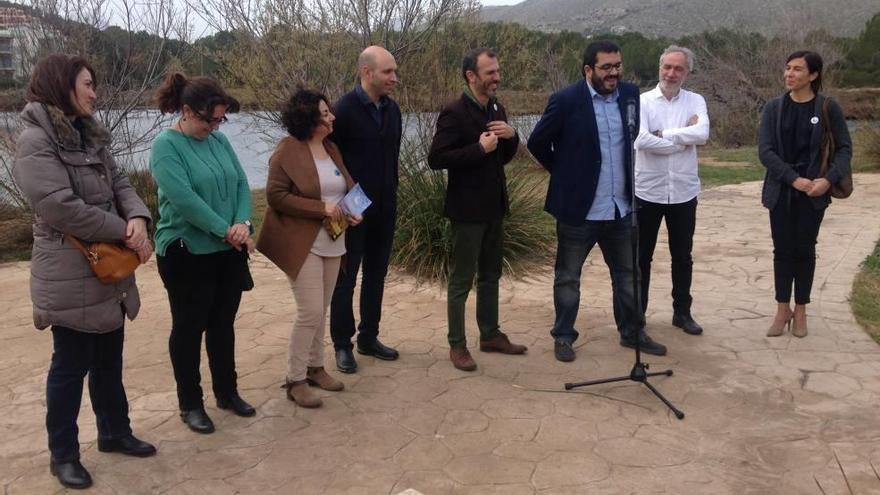 Las autoridades autonómicas y municipales, ayer durante el acto de inauguración.