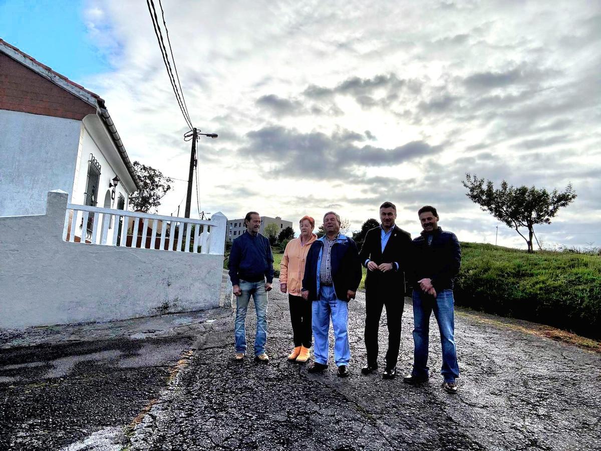 Por la izquierda, Jorge Álvarez, Ángeles Álvarez, Enrique Álvarez, Daniel Tarrio y Marcelino Pérez.