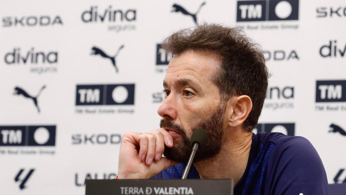 Corberán responde a Arbeloa sobre el partido del año en Mestalla