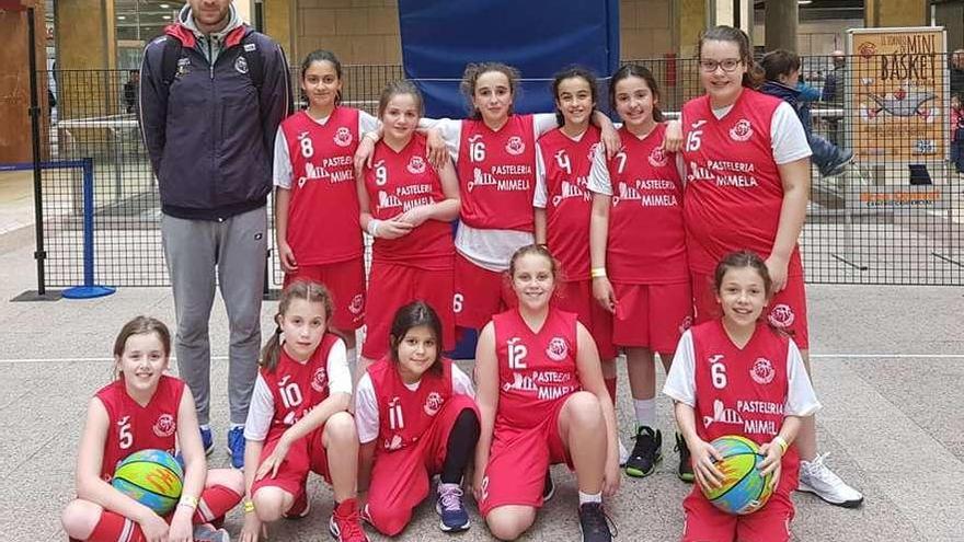 Torneo para el equipo de minibasket femenino del EDM