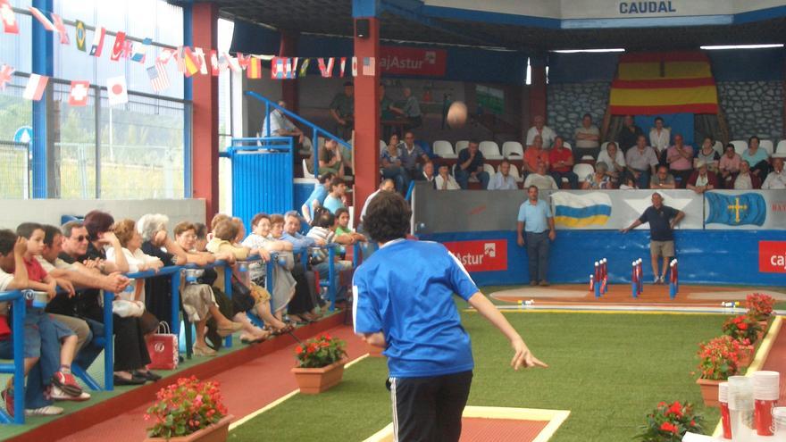 Rozaes y Manín suben este martes el telón del Torneo Villa de Mieres de cuatreada