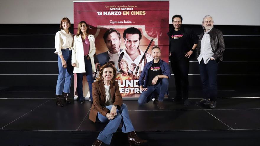 Los Compadres preestrenan en Málaga  su filme más berlanguiano