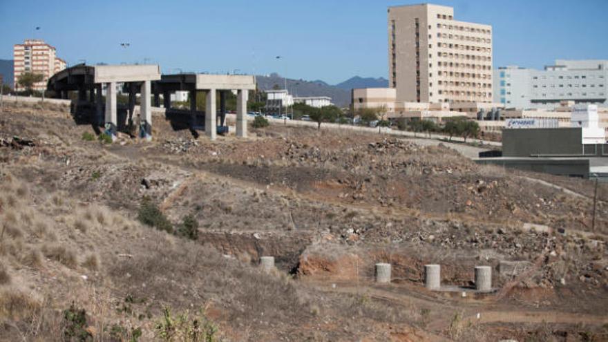 Obras paralizadas de la carretera Ofra-El Chorrillo.