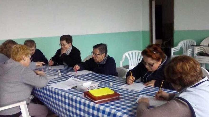 Clases de gimnasia y de memoria para los mayores de Álceme