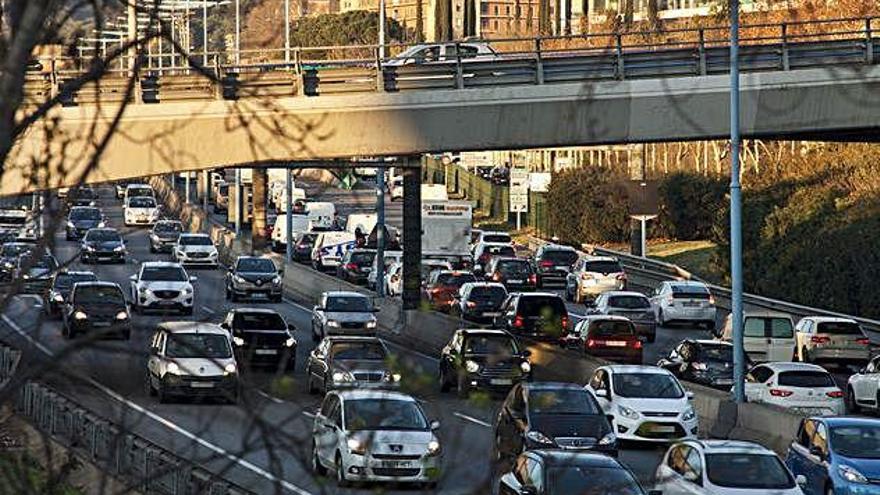 El parc automobilístic creix un 8% els últims cinc anys i frega els 30 milions