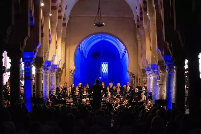 La Mezquita-Catedral se viste de música para celebrar los 50 años del hospital Reina Sofía