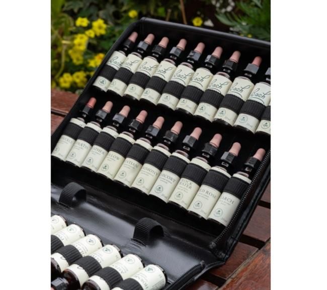 Estuche con las 38 Flores de Bach Originales