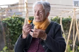 Cantar, comer y dormir, la fórmula de Carme Noguera para subir al podio de la longevidad