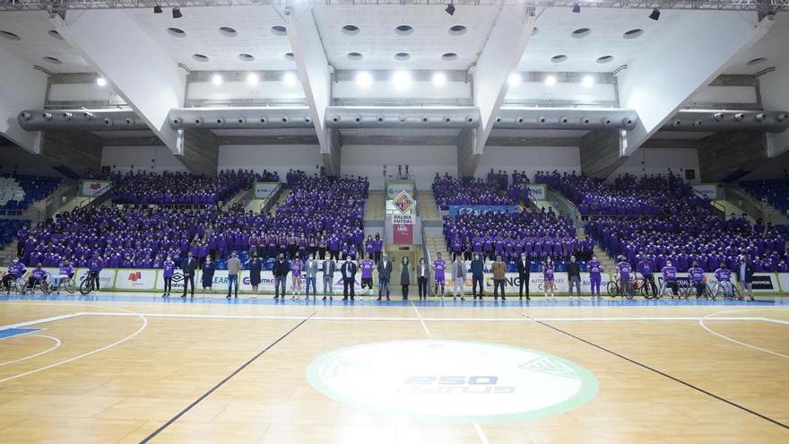 La foto de familia de la Fundación Miquel Jaume-Palma Futsal