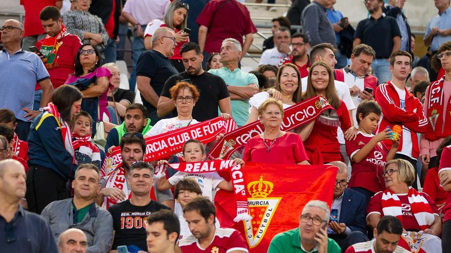 El Real Murcia roza los 10.000 abonados tras incluir a las peñas