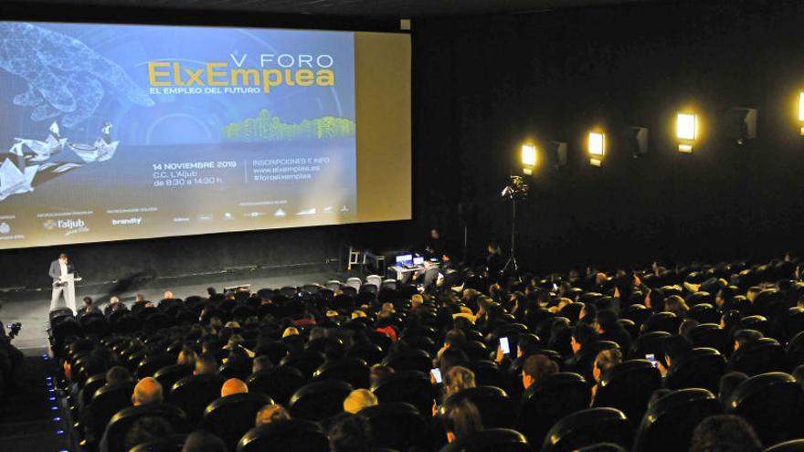 Más de 900 personas pasan por Elx Emplea