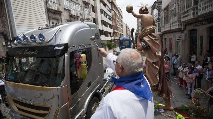 A Estrada se encomienda a San Cristóbal, un copiloto divino