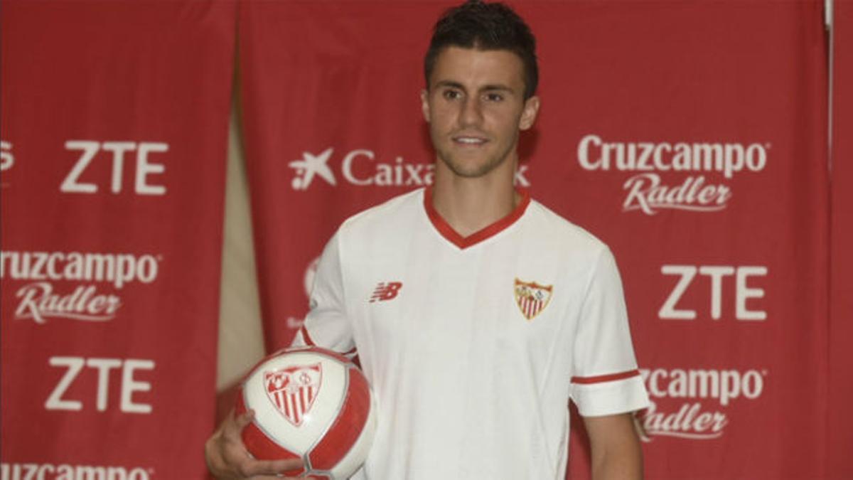 Corchia, presentado con el Sevilla