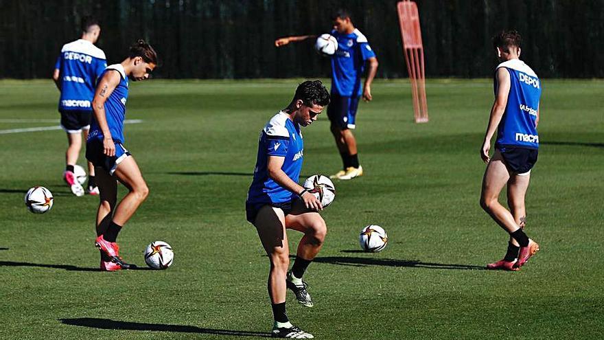 Entrenamiento de los juveniles ayer en Marbella. |  // RFEF