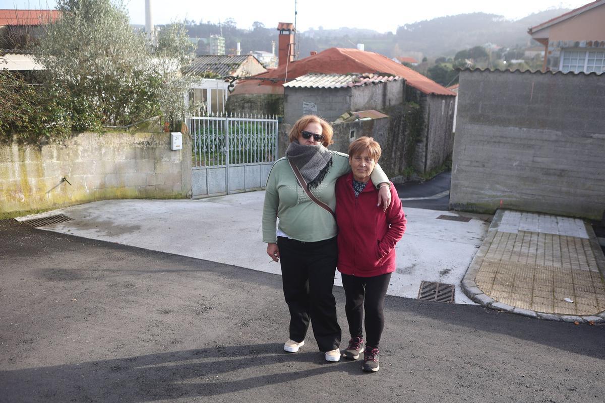 María y Lolita, sobrina y tía, vecinas de Nostián