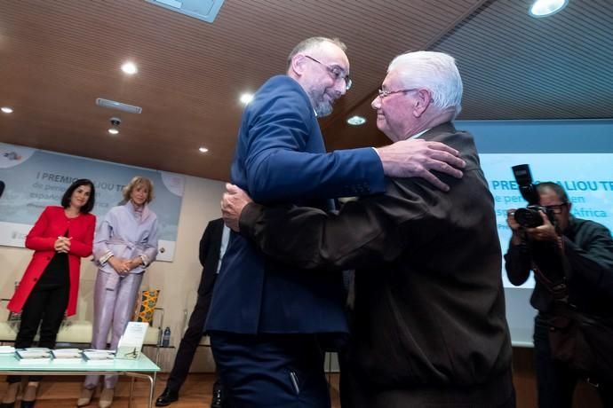 PEPE NARANJO RECIBE EL PREMIO SALIOU TRAORÉ