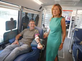 El conselleiro de Cultura anima en Sanxenxo a las donaciones de sangre