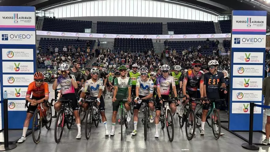 VÍDEO: Sale la Vuelta a Asturias del Palacio de los Deportes de Oviedo