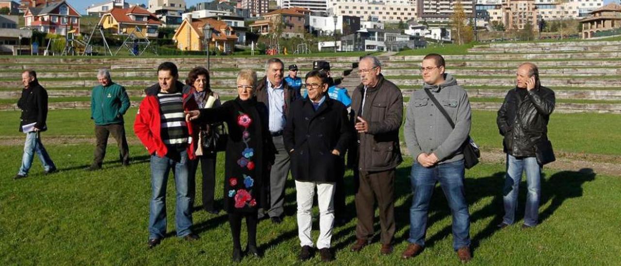 La feria de ganado divide a Montecerrao, que pide &quot;una limpieza a fondo&quot; de la finca