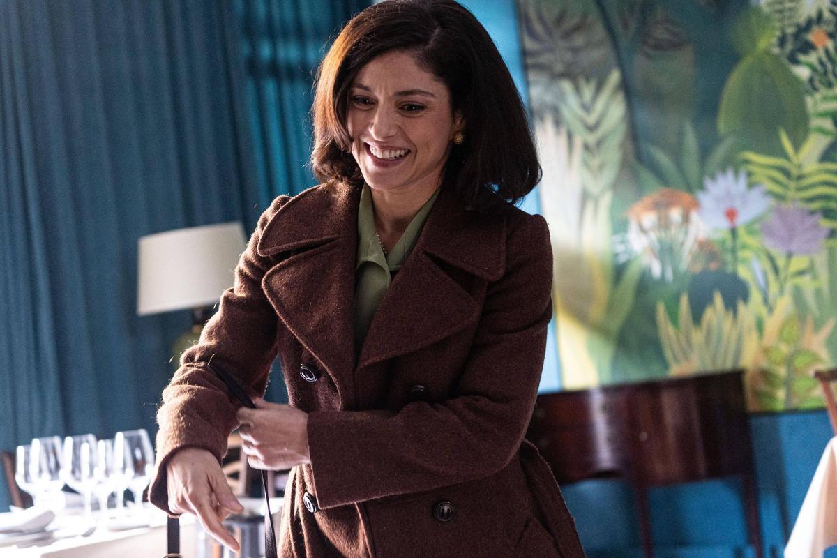 Aida de la Cruz, Luisa adulta, en el segon set de rodatge, reconvertit en un restaurant