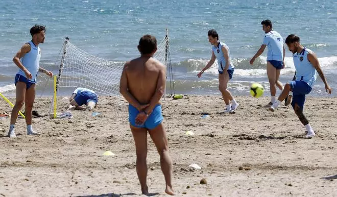 Entrenamiento del Levante en la Patacona
