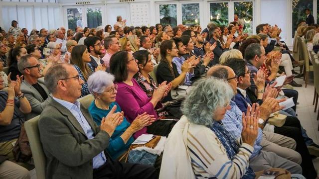 Público asistente al concierto de Gutiérrez Arenas y Martineau en el pazo da Golpelleira el martes por la noche.