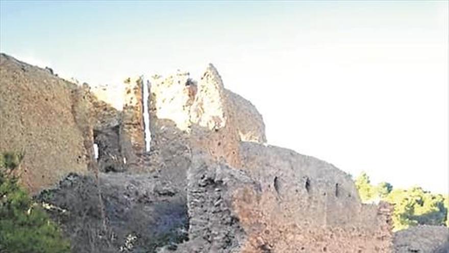 Un nuevo derrumbe muestra el abandono de la muralla medieval