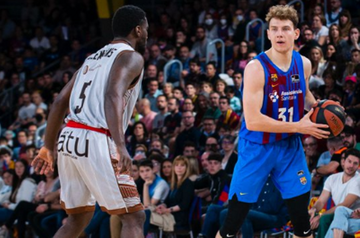 Abrines reanima el Barça en la celebració dels 50 anys del Palau