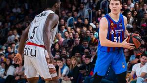 Abrines reanima el Barça en la celebració dels 50 anys del Palau