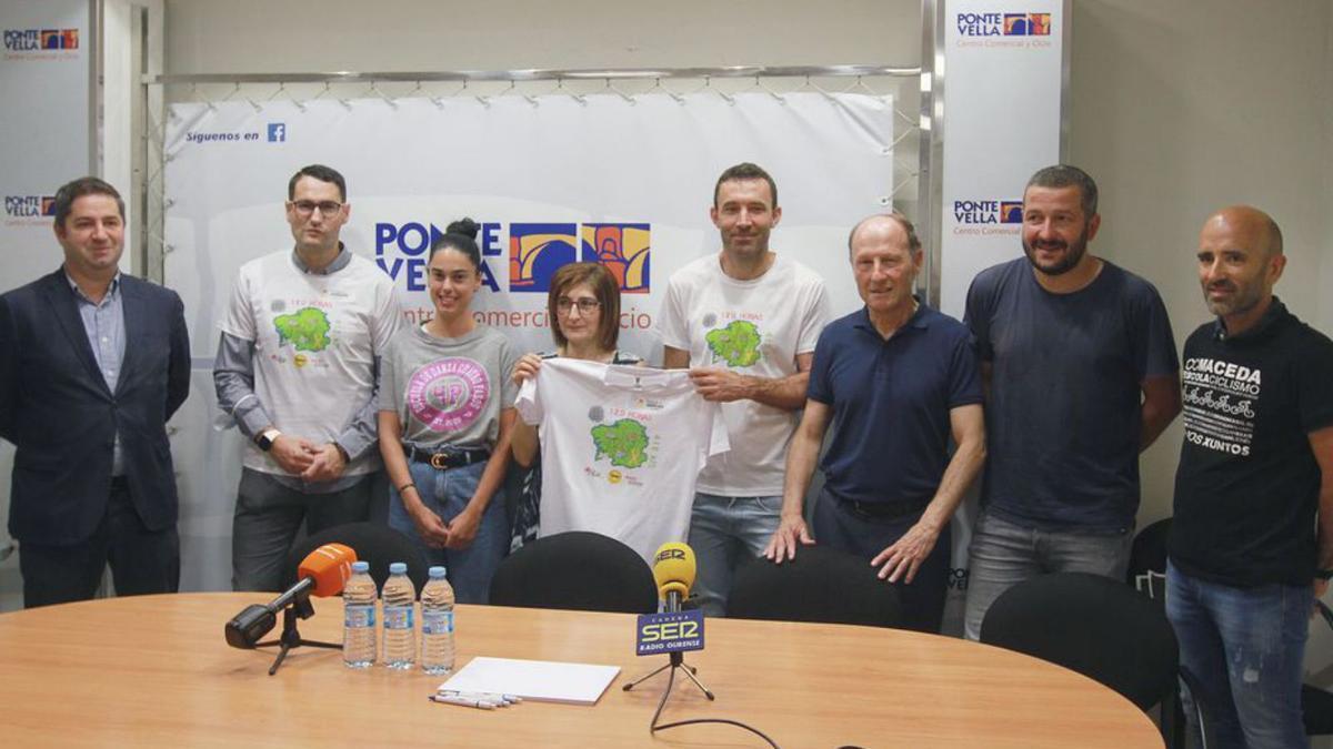 Uno de los impulsores y colaboradores de la iniciativa, en la presentación, que tuvo lugar ayer en Ponte Vella.