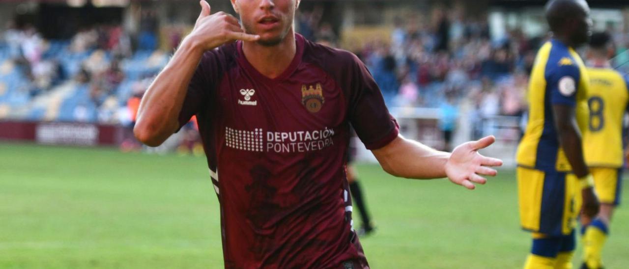 Brais Abelenda celebra o seu gol ao Alcorcón esta temporada. |  // GUSTAVO SANTOS