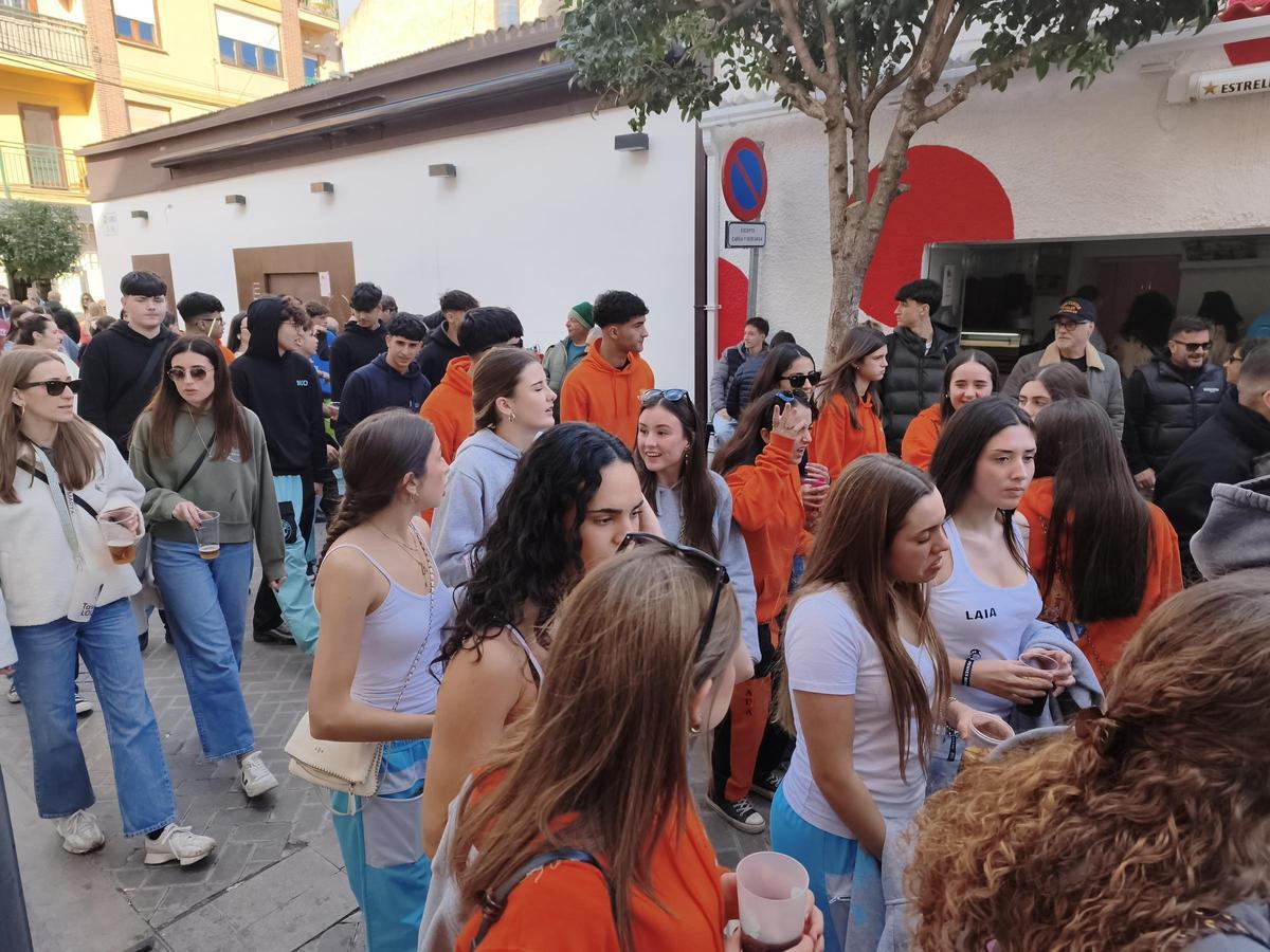 Las mejores imágenes del Día de las Peñas en las fiestas de Benicàssim