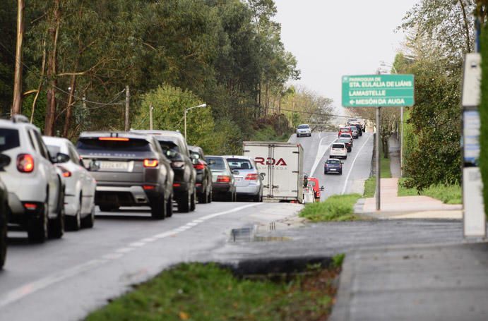 Atasco en Oleiros por un accidente en A Coruña