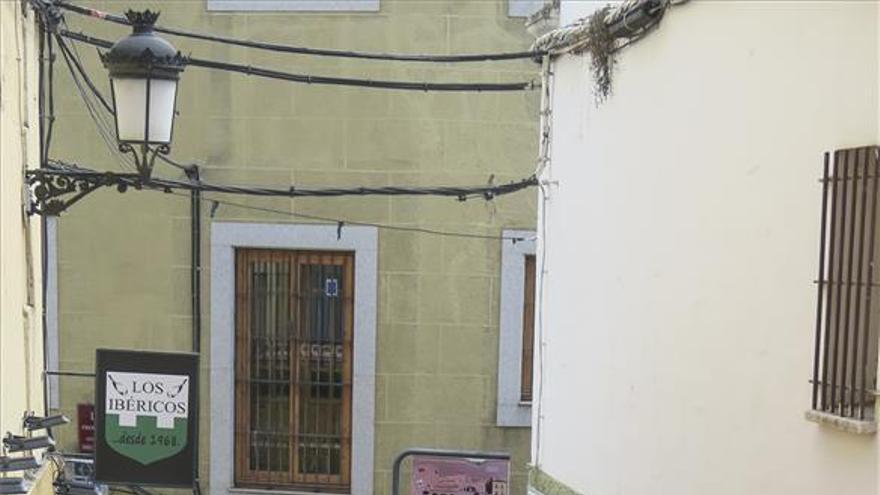 Cáceres retomará las obras en Alzapiernas para instalar las escaleras mecánicas