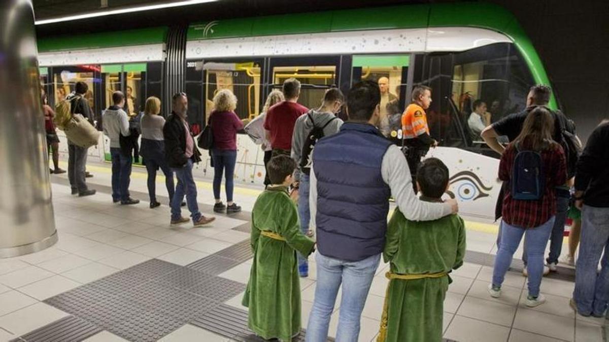 Metro de Málaga en Semana Santa