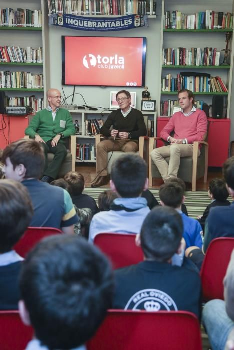 Visita de Anquela al Club Juvenil Torla