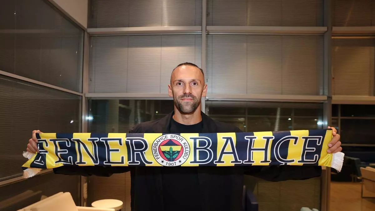 Muriqi ya está en Estambul para cerrar su fichaje por el Fenerbahçe