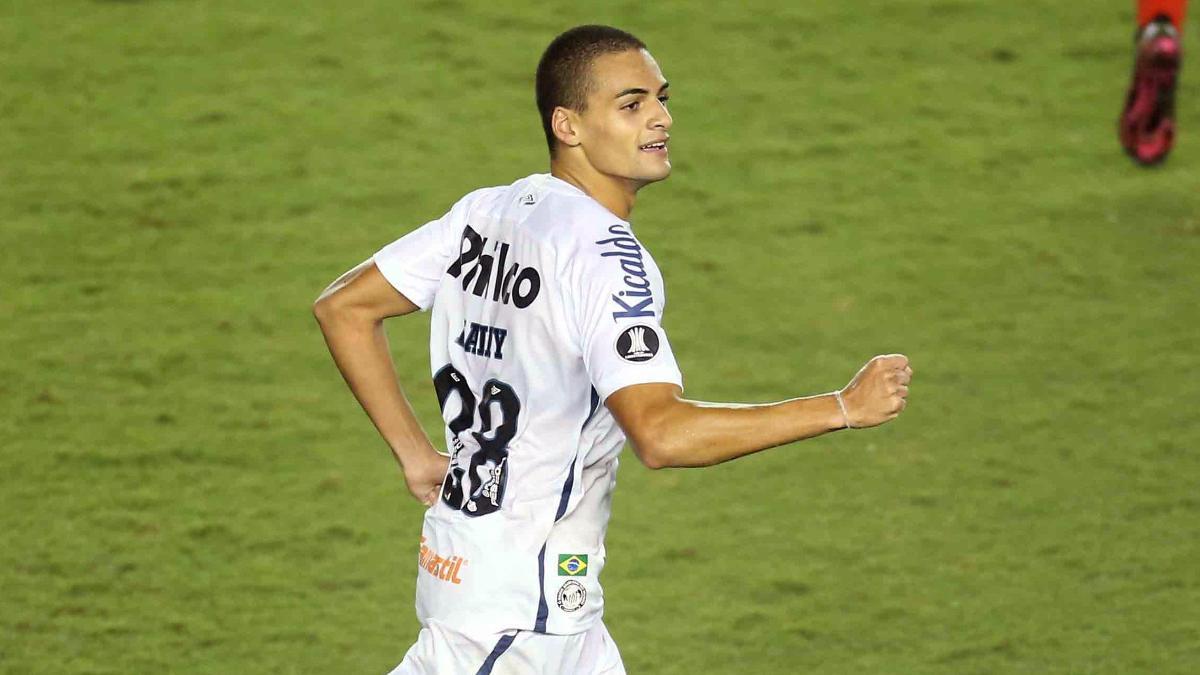 Kaiky Fernandes, durante su etapa en el Santos