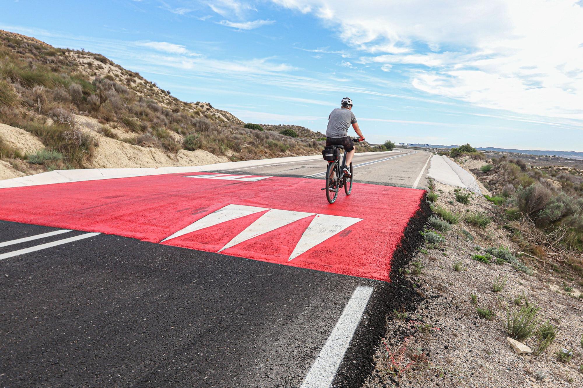 Así es el nuevo aspecto de la CV-950 que bordea el embalse de la Pedrera