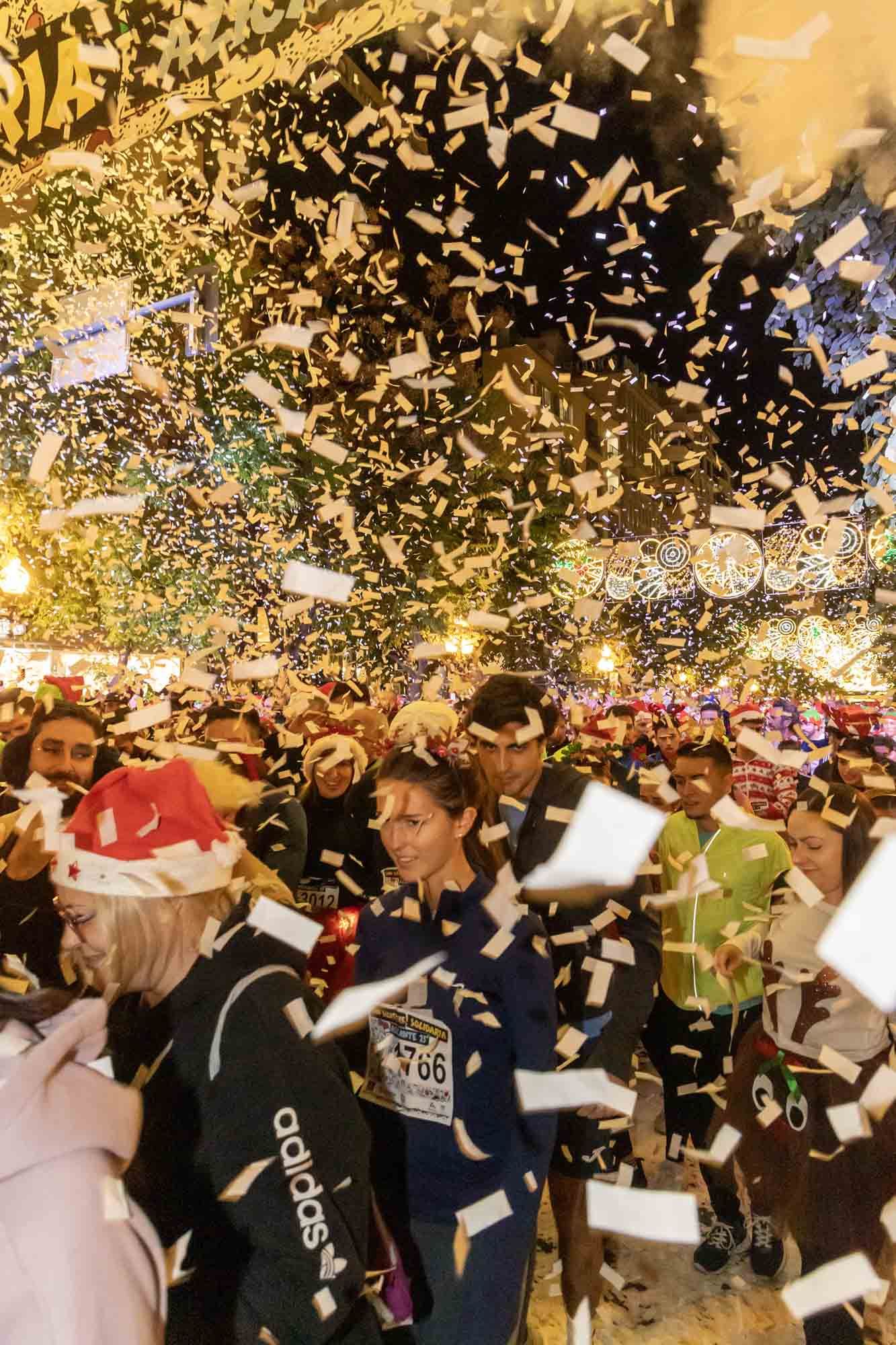 La San Silvestre de Alicante llena de colorido la ciudad