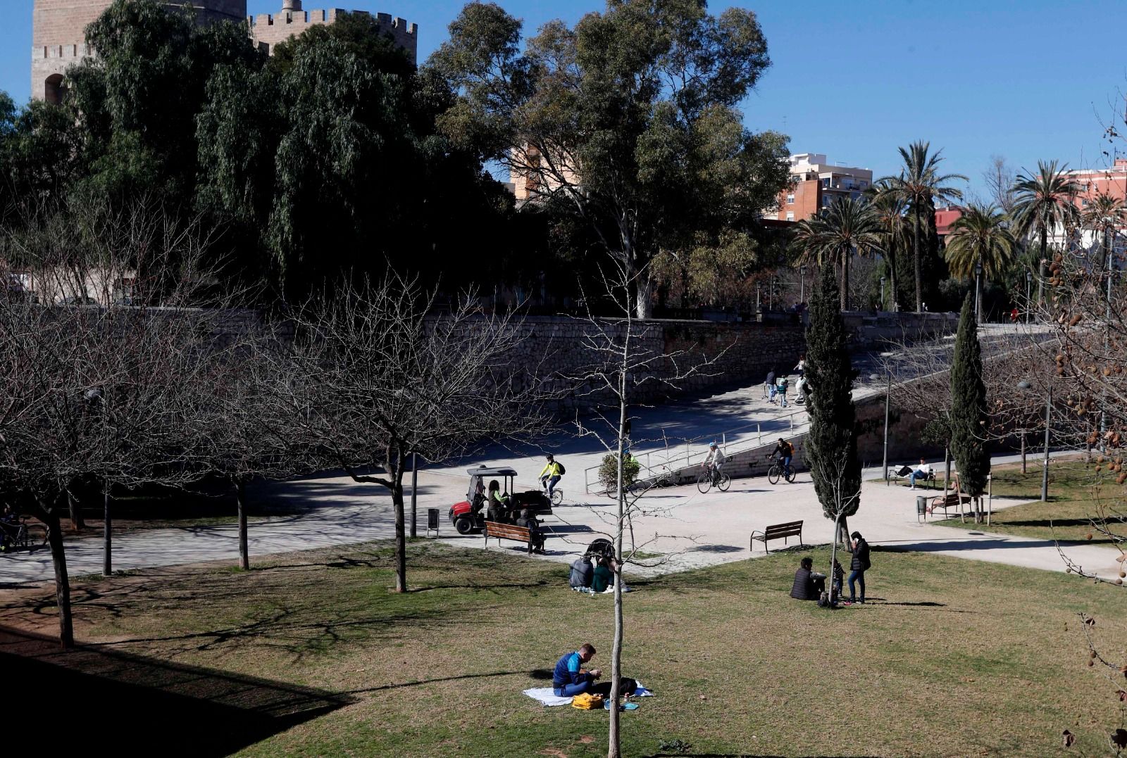 València disfruta al sol del penúltimo domingo de febrero