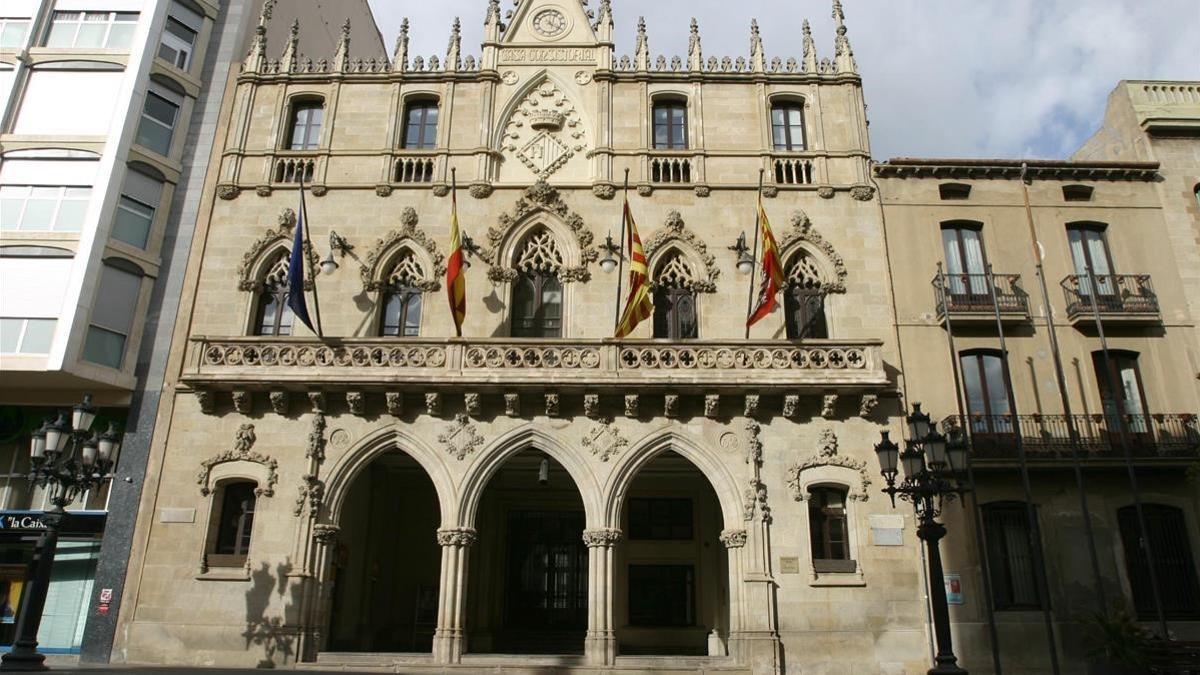 Fachada del ayuntamiento de Terrassa, el municipio de Catalunya más grande del AMI.