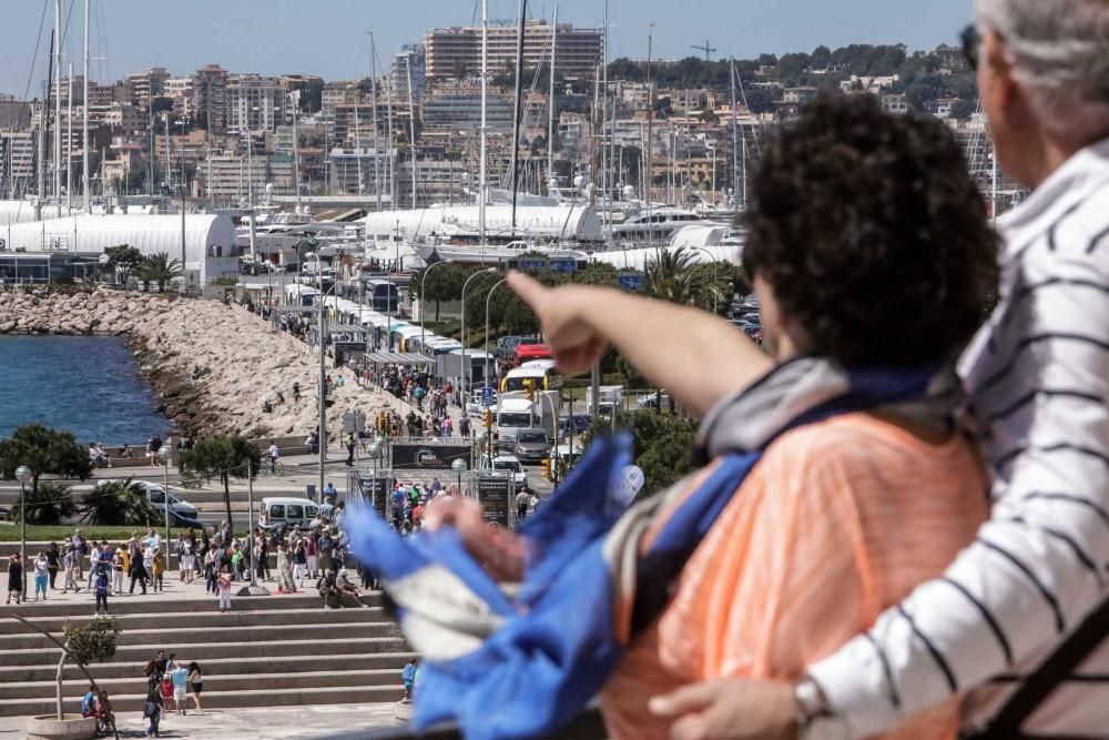 Llegan ocho cruceros y 22.000 turistas al puerto de Palma